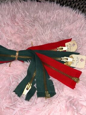 25cm Green and Red Metal Zippers - Gold Hardware